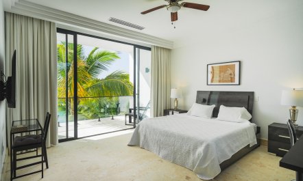 Light & Lagoon 7