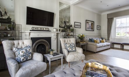 A Knightsbridge Delight 7