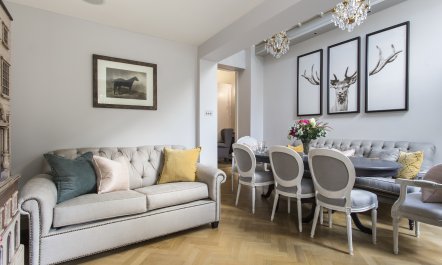 A Knightsbridge Delight 1