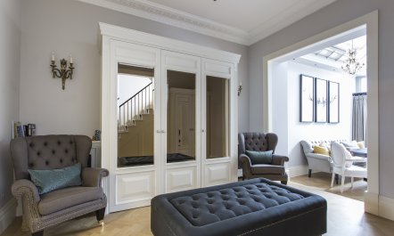A Knightsbridge Delight 9