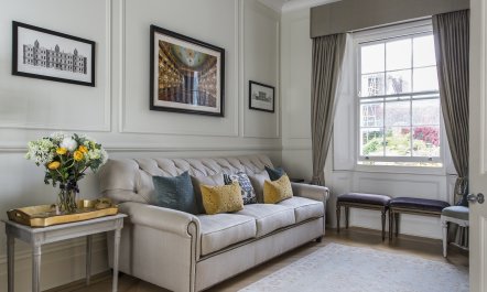 A Knightsbridge Delight 5