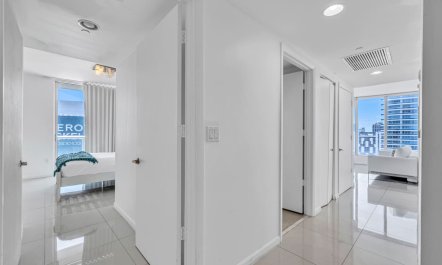 Brickell Key Glow 9