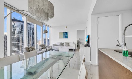 Brickell Key Glow 5