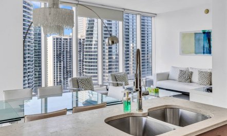 Brickell Key Glow 9