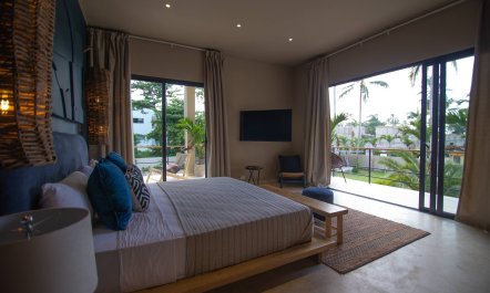 Palms & Playa 9