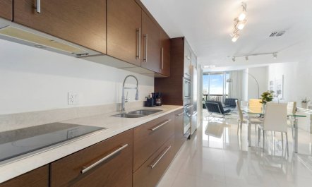 Brickell Outlook 3