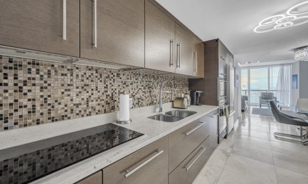 Brickell Resort Living 8