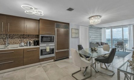Brickell Resort Living 7