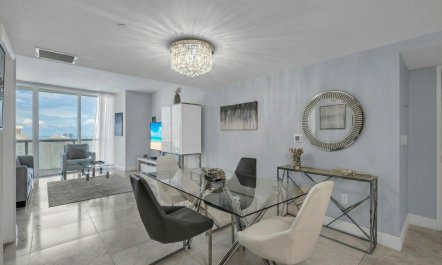 Brickell Resort Living 5