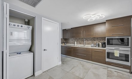 Brickell Resort Living 9
