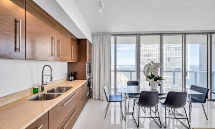 Brickell at Altitude 8