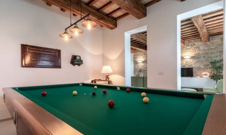 Olive Hilltop 6
