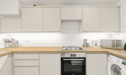 Paddington Pearl 9