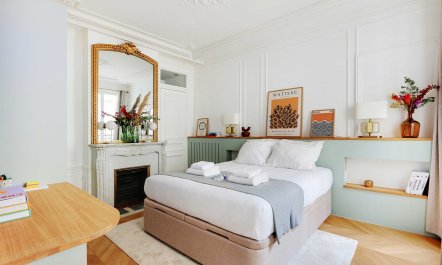 Parisian's Reverie 9