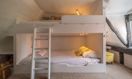 The Wool Weaver's Hideaway 9