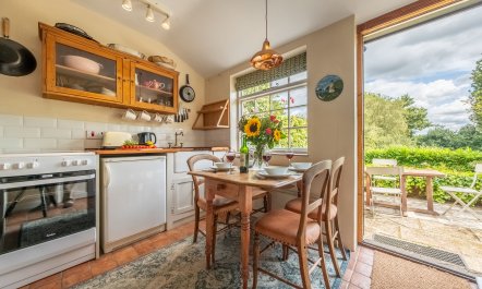 The Wool Weaver's Hideaway 6