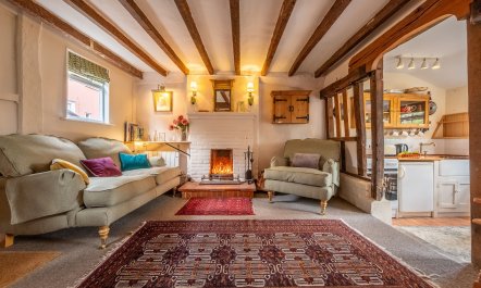 The Wool Weaver's Hideaway