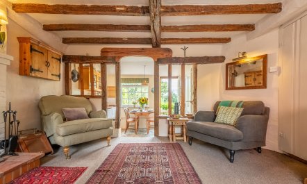 The Wool Weaver's Hideaway 4