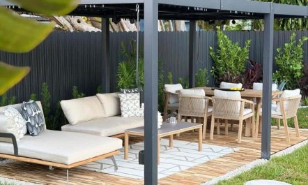Pergola and Palms 2