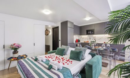 Dauphine Daydream 5
