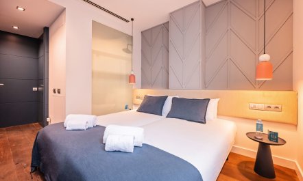Velvet & Gaudi 7
