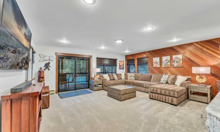Pines & Horseshoes 8