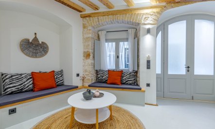 Stone & Venetian 1