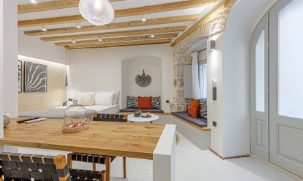 Stone & Venetian 3
