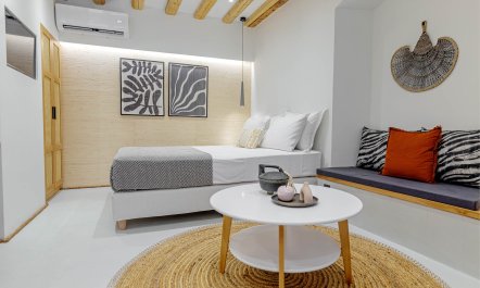 Stone & Venetian 8
