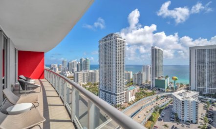 Skyline & Sea 1