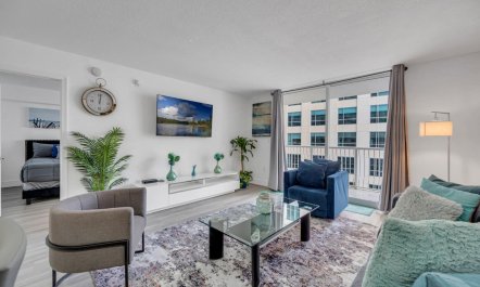 Brickell Bay Glow 3