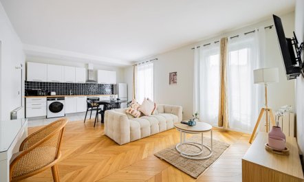 Marais at Noon
