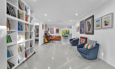 Tropical Gallery 3