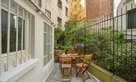 Courtyard Coffee 1