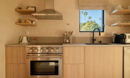 The California Courtyard 9