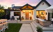 The California Courtyard 1