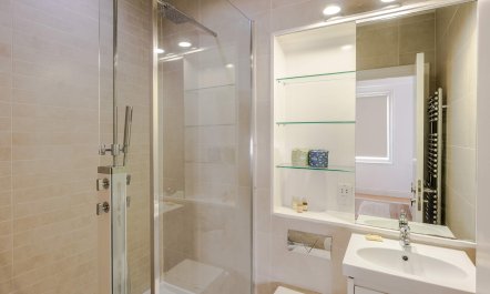 Fitzrovia White 9