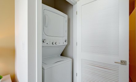 Miami Vista 8