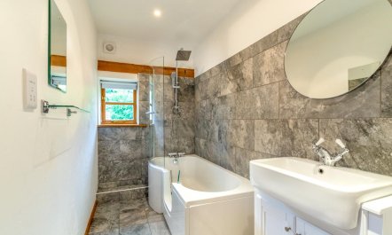 3 Bed in Bracon Ash 1