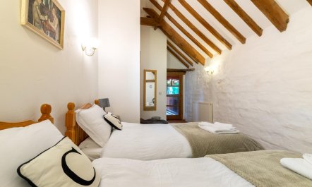 3 Bed in Bracon Ash 3