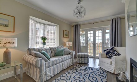 2 Bed in Hythe