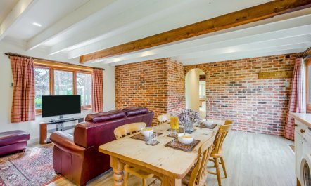 3 Bed in Woodbridge 5
