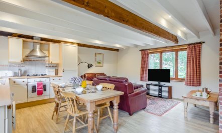 3 Bed in Woodbridge 1