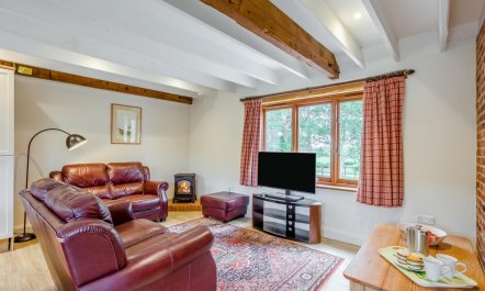 3 Bed in Woodbridge 6
