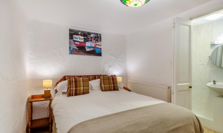 2 Bed in Porkellis 7