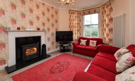6 Bed in Pwllheli 1