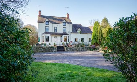 6 Bed in Pwllheli
