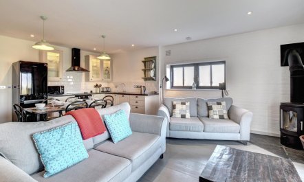 5 Bed in Shingle Street, Woodbridge 1