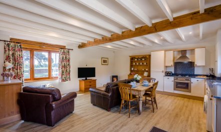 2 Bed in Woodbridge 7
