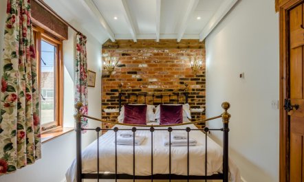 2 Bed in Woodbridge 3